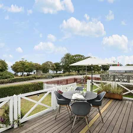 Beautiful In With Kitchen